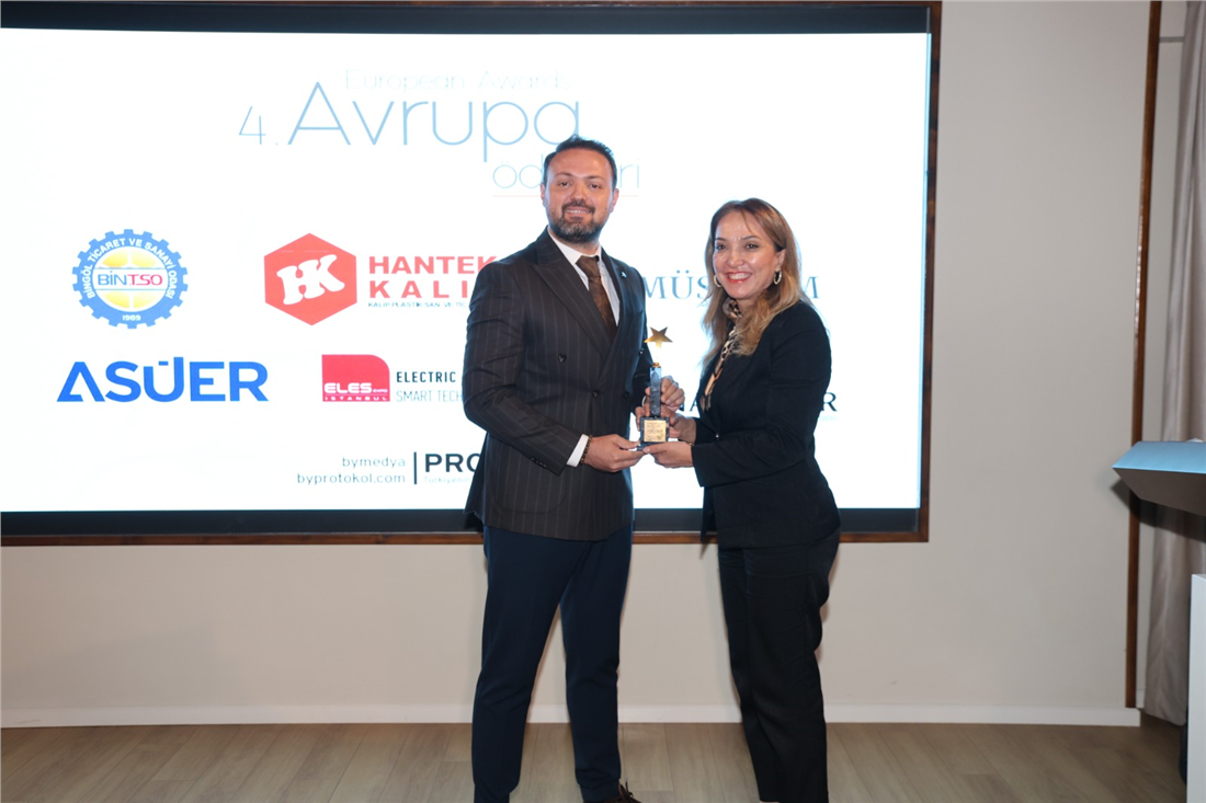 Değer Dergisi Yazı İşleri Müdürü Hakan Erdem’e “Yılın En İyi Yazarı” Ödülü